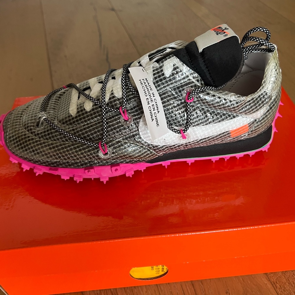 BRAND NEW-/off white- nike sneakers